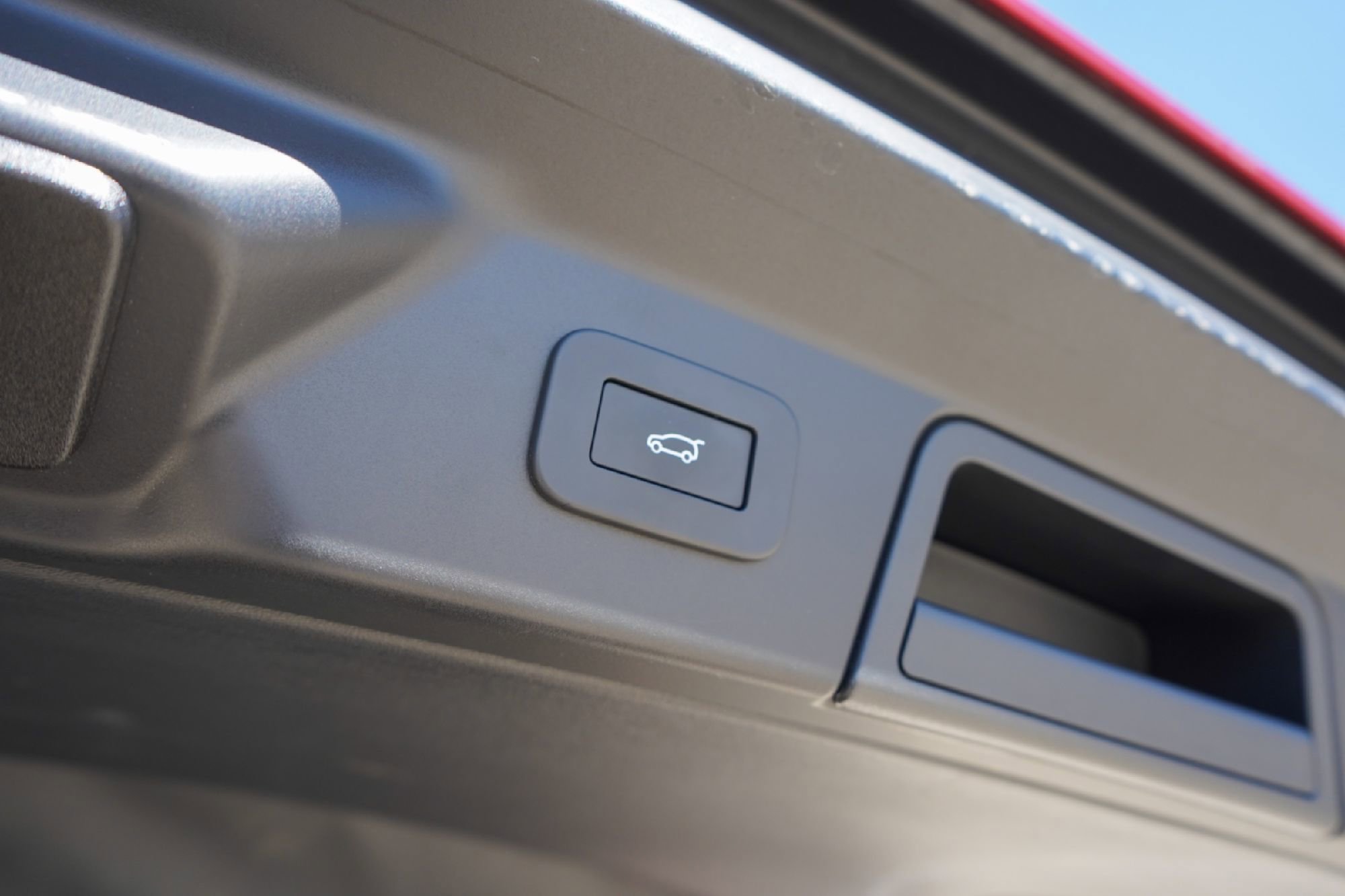 Used 2023 Land Rover Range Rover Velar R-Dynamic S image 25