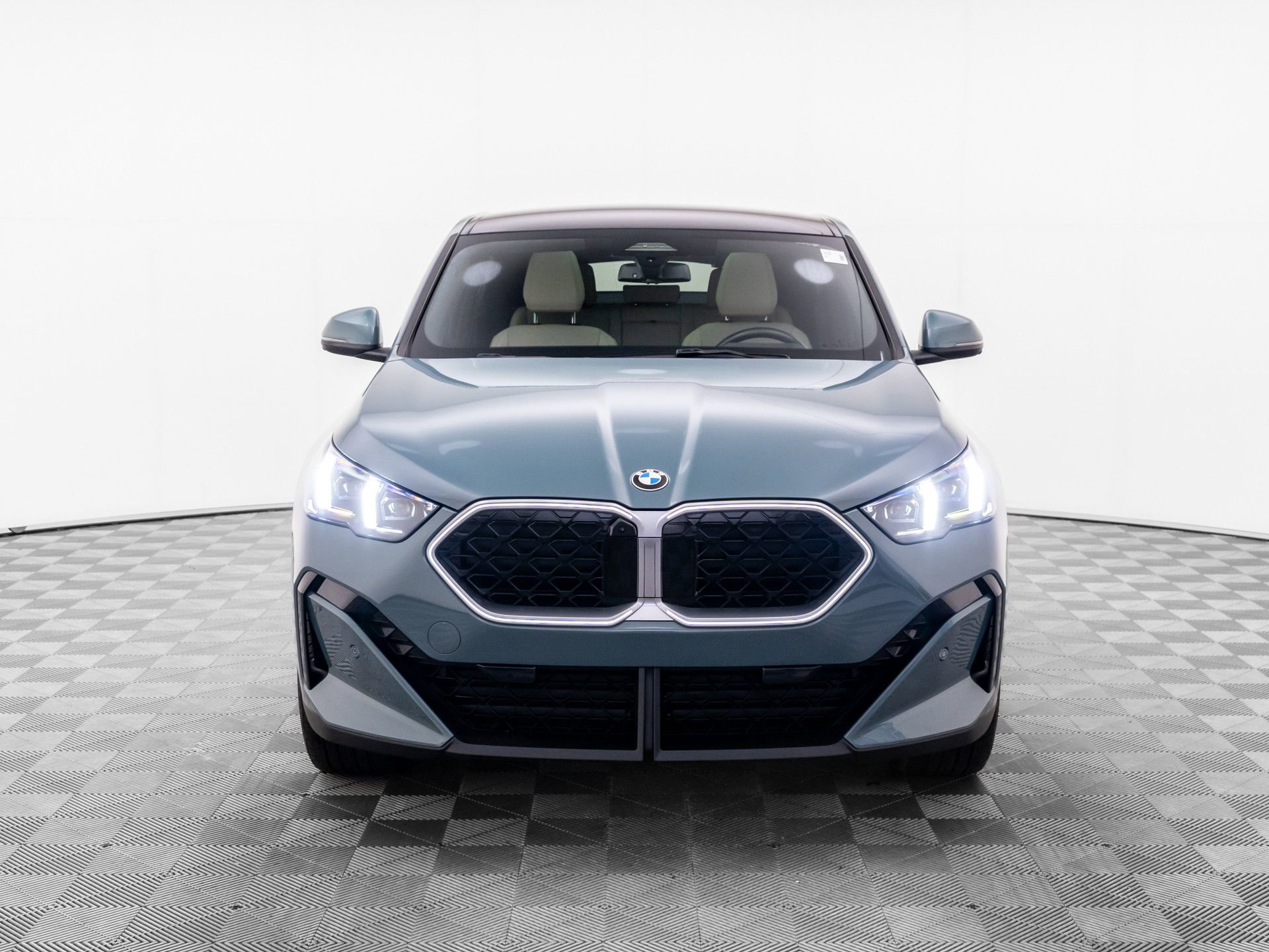 Certified 2025 BMW X2 xDrive28i w/ Premium Package AWD/4WD image 9