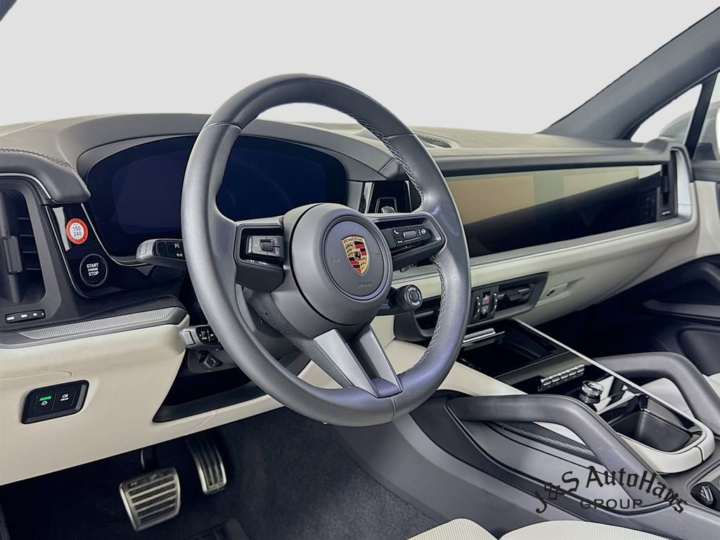 Used 2024 Porsche Cayenne S image 9