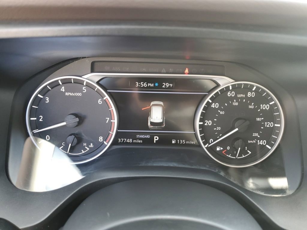 Used 2022 Nissan Rogue SV w/ SV Premium Package image 12