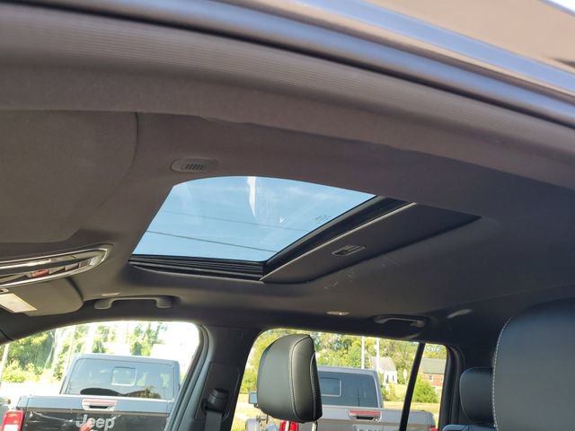 New 2025 Jeep Grand Cherokee L Altitude image 15