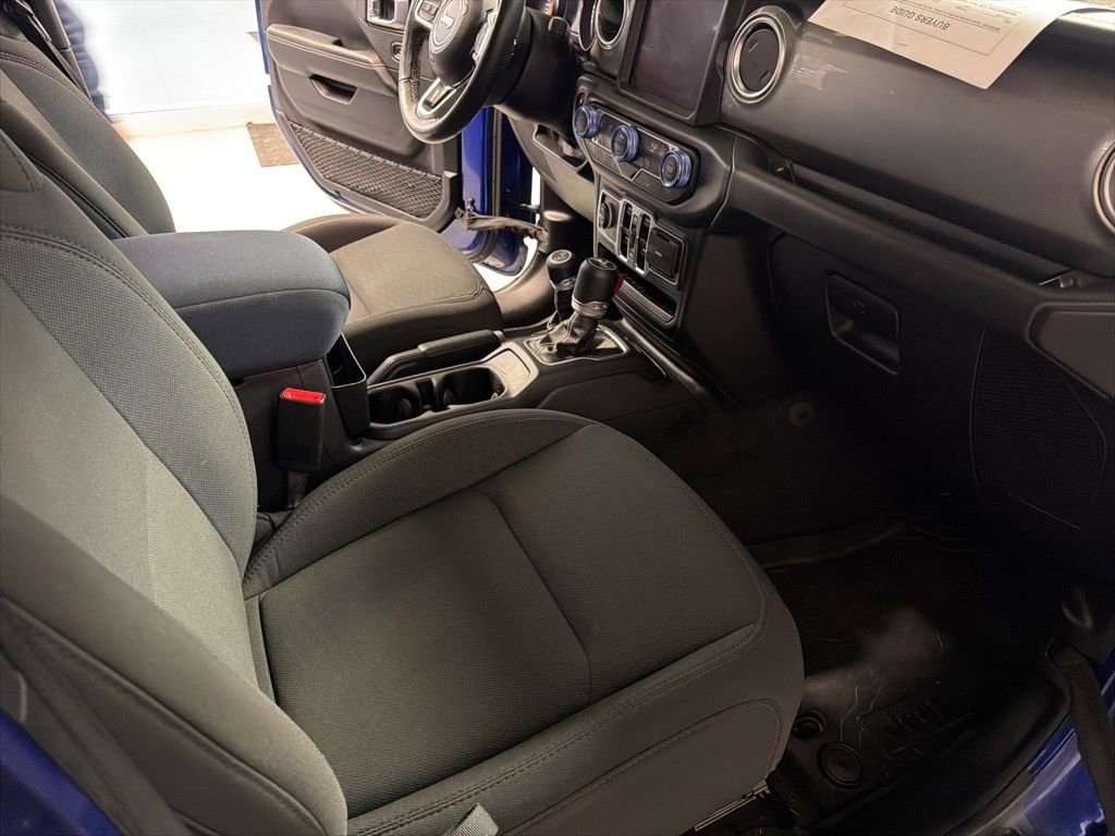 Used 2020 Jeep Wrangler Unlimited Sahara image 40