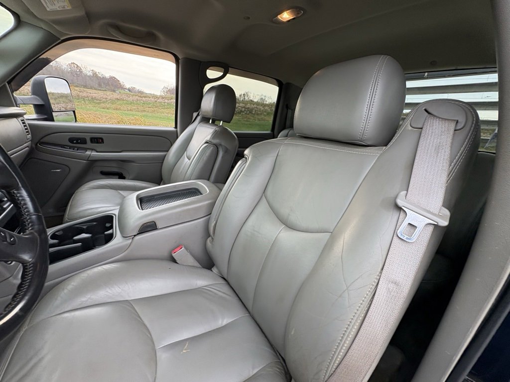 Used 2005 Chevrolet Silverado 3500 LT w/ Heavy-Duty Power Package image 41