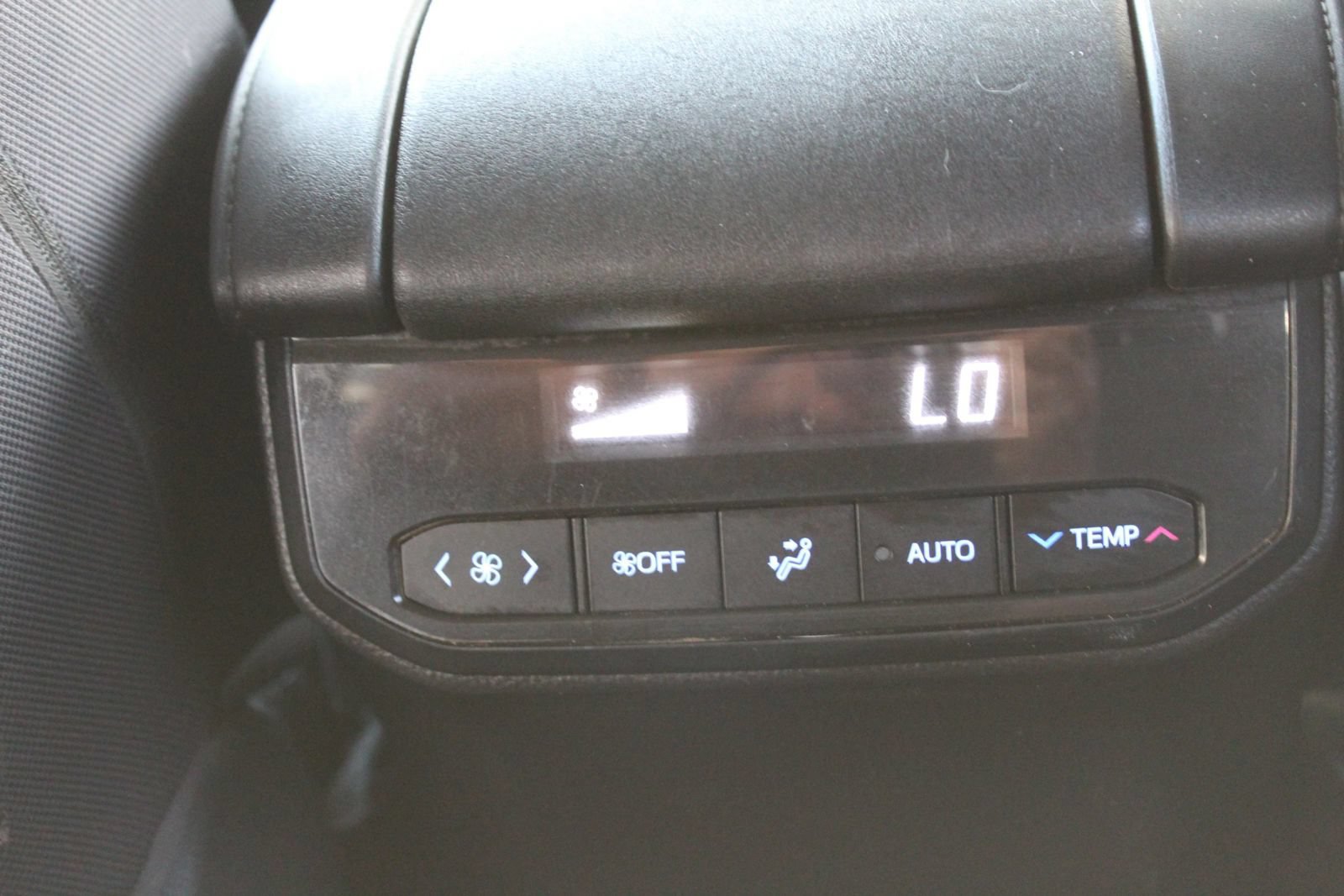 Used 2021 Toyota Highlander L FWD image 16