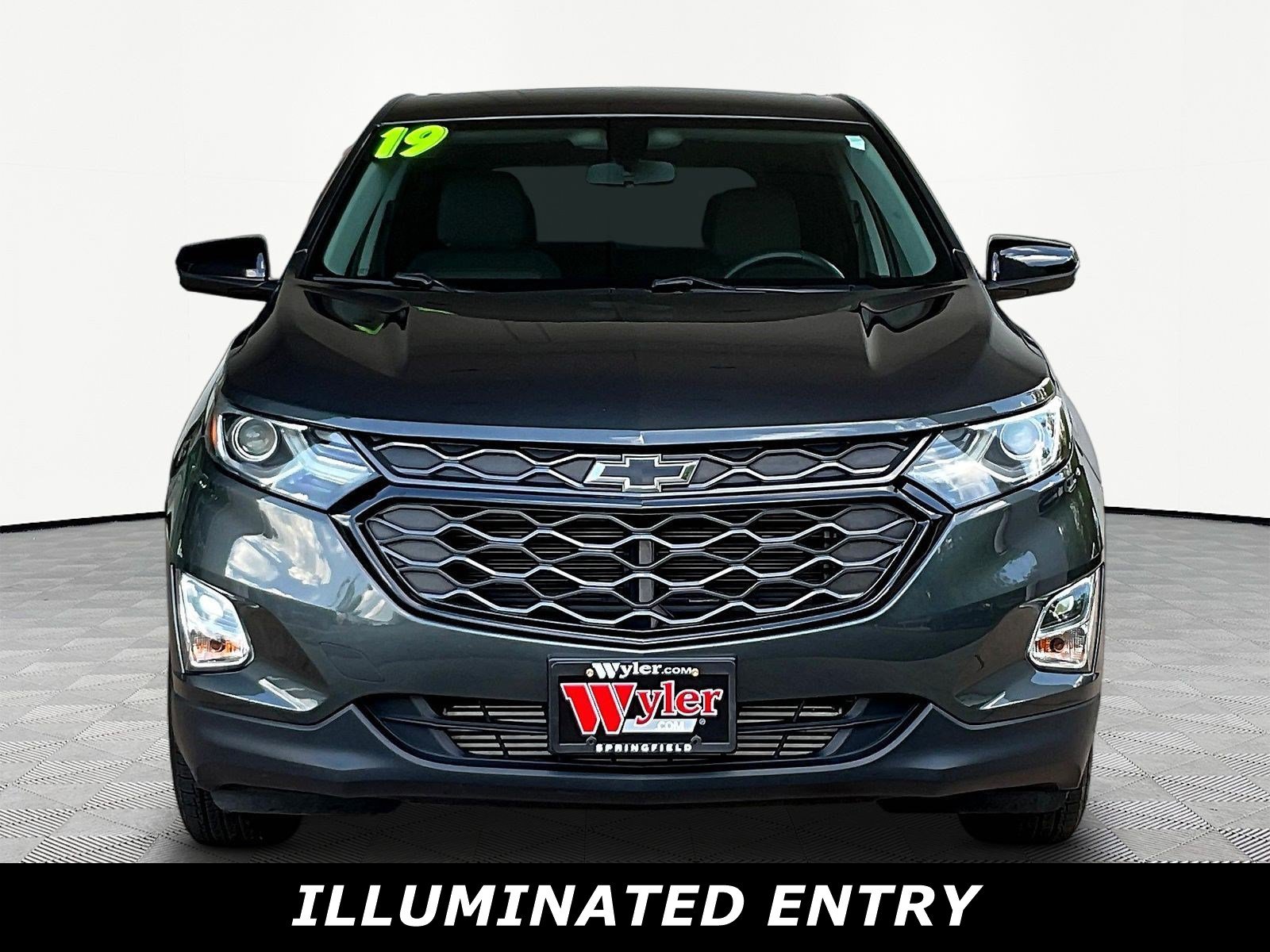 Used 2019 Chevrolet Equinox LT FWD image 2