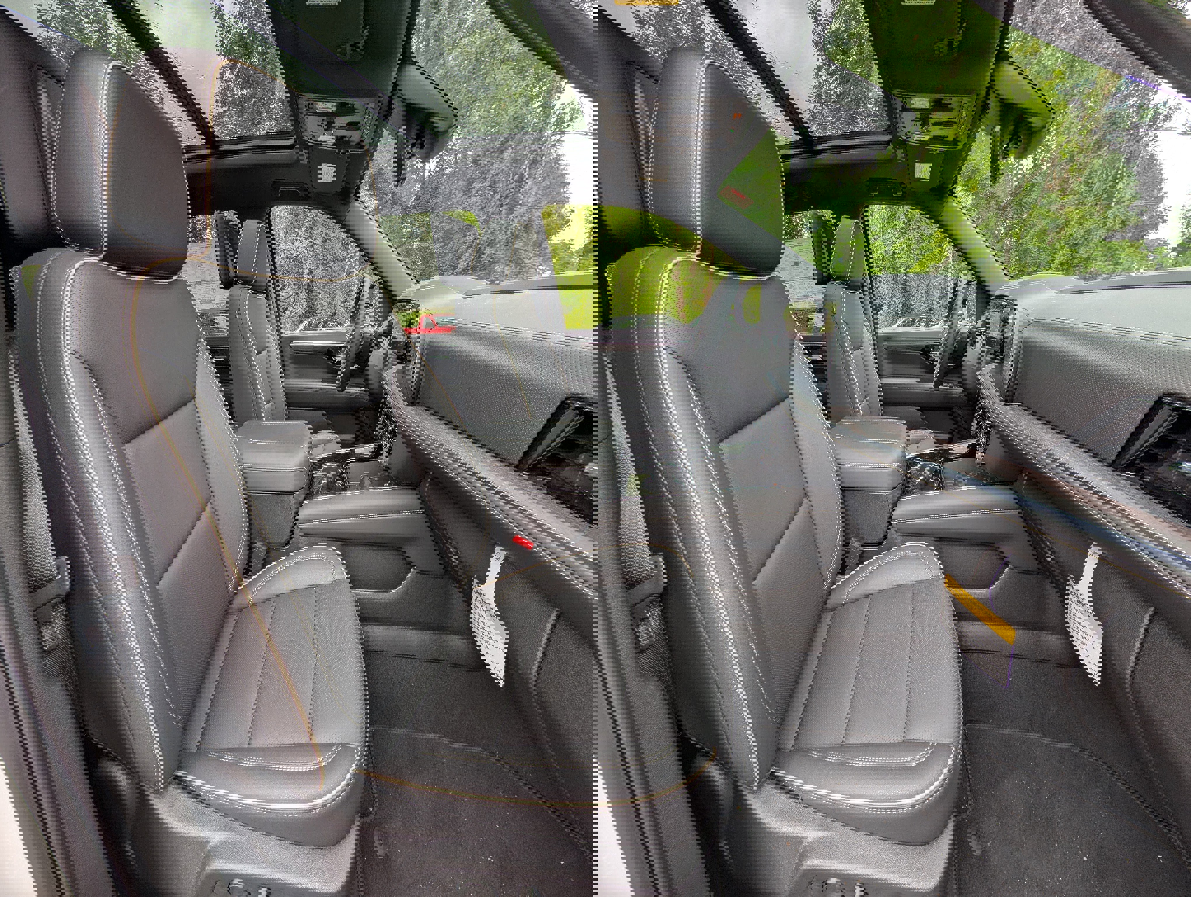 New 2025 Chevrolet Suburban Premier image 33