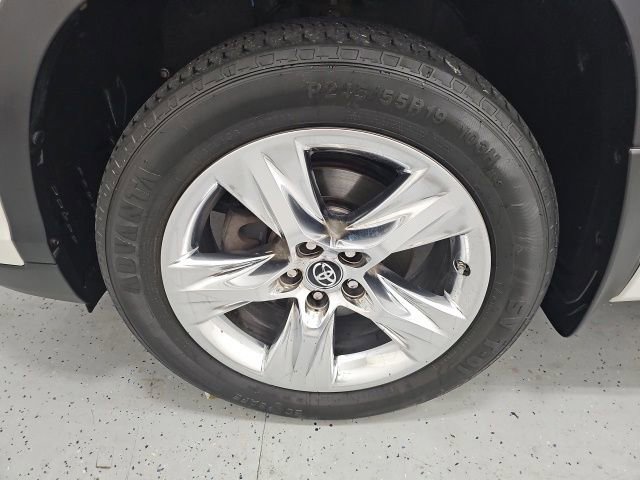 Used 2018 Toyota Highlander Limited AWD/4WD image 9