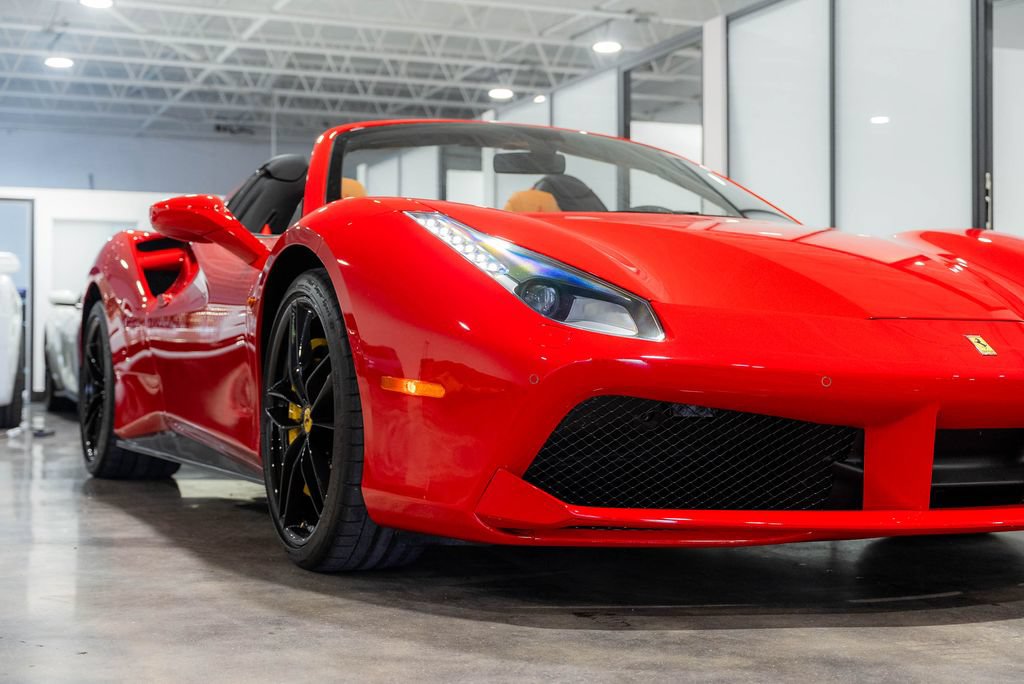 Used 2018 Ferrari 488 Spider RWD image 8