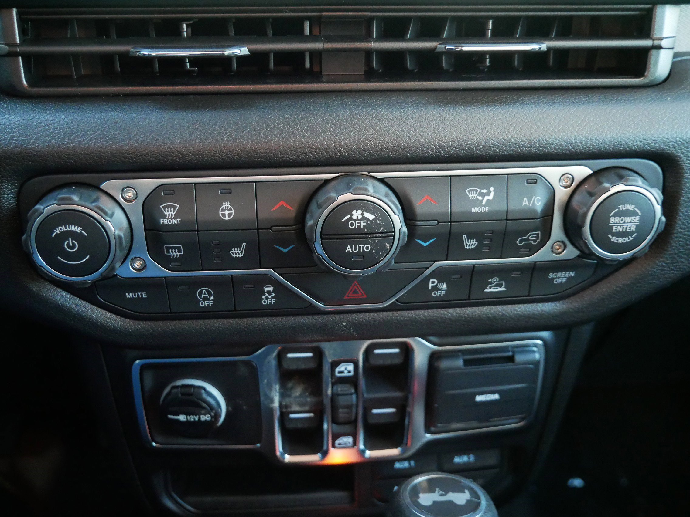 New 2026 Jeep Wrangler Sport S image 19