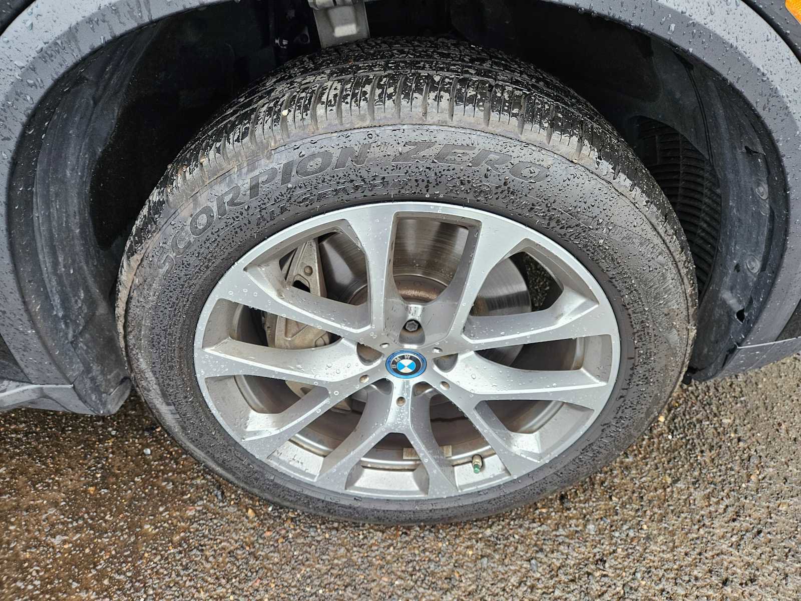 Used 2023 BMW X5 xDrive45e image 16