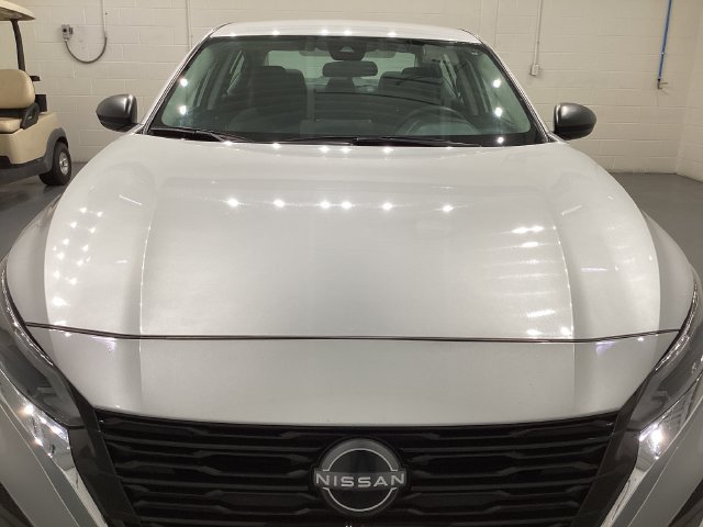 Used 2024 Nissan Altima 2.5 SV FWD image 2