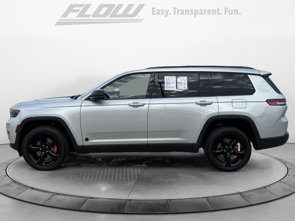 Used 2023 Jeep Grand Cherokee L Laredo image 5