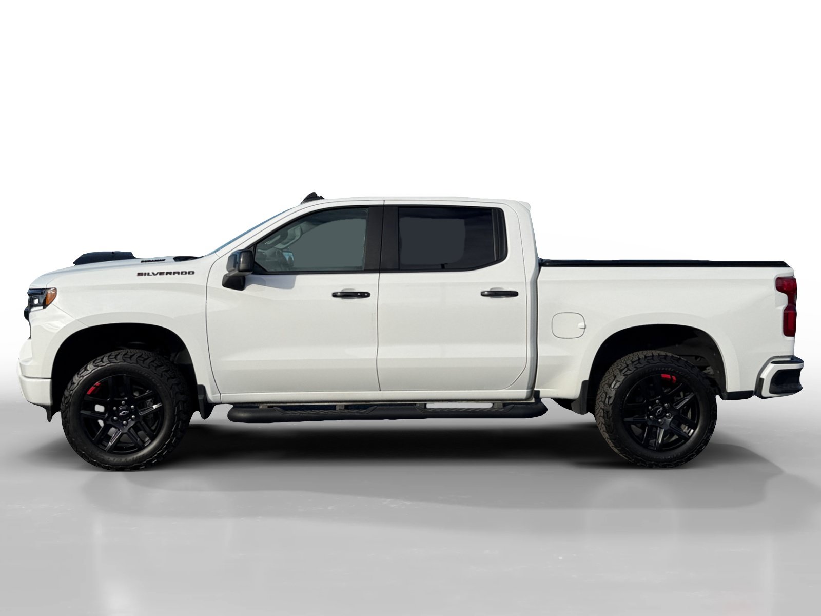 Used 2023 Chevrolet Silverado 1500 RST w/ Redline Edition AWD/4WD image 2