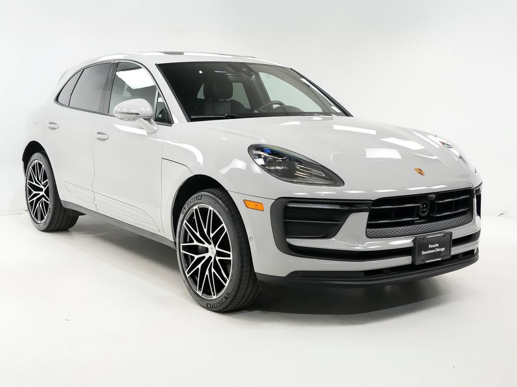 Certified 2026 Porsche Macan AWD/4WD image 12