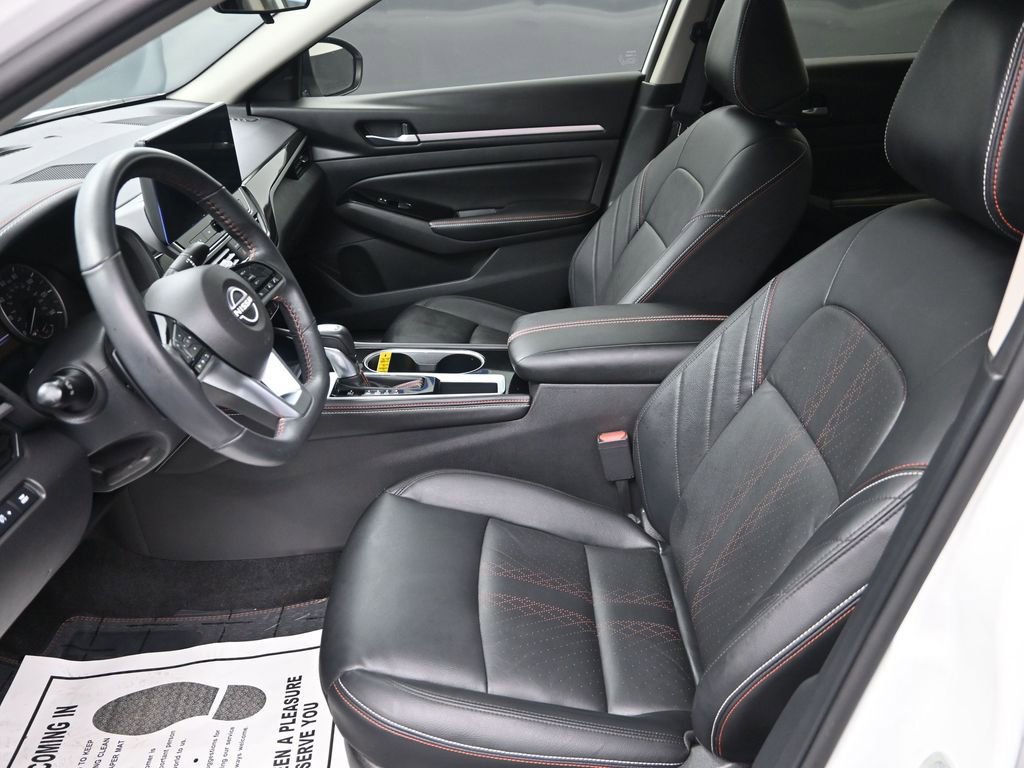 Used 2024 Nissan Altima 2.5 SR w/ SR Premium Package image 14