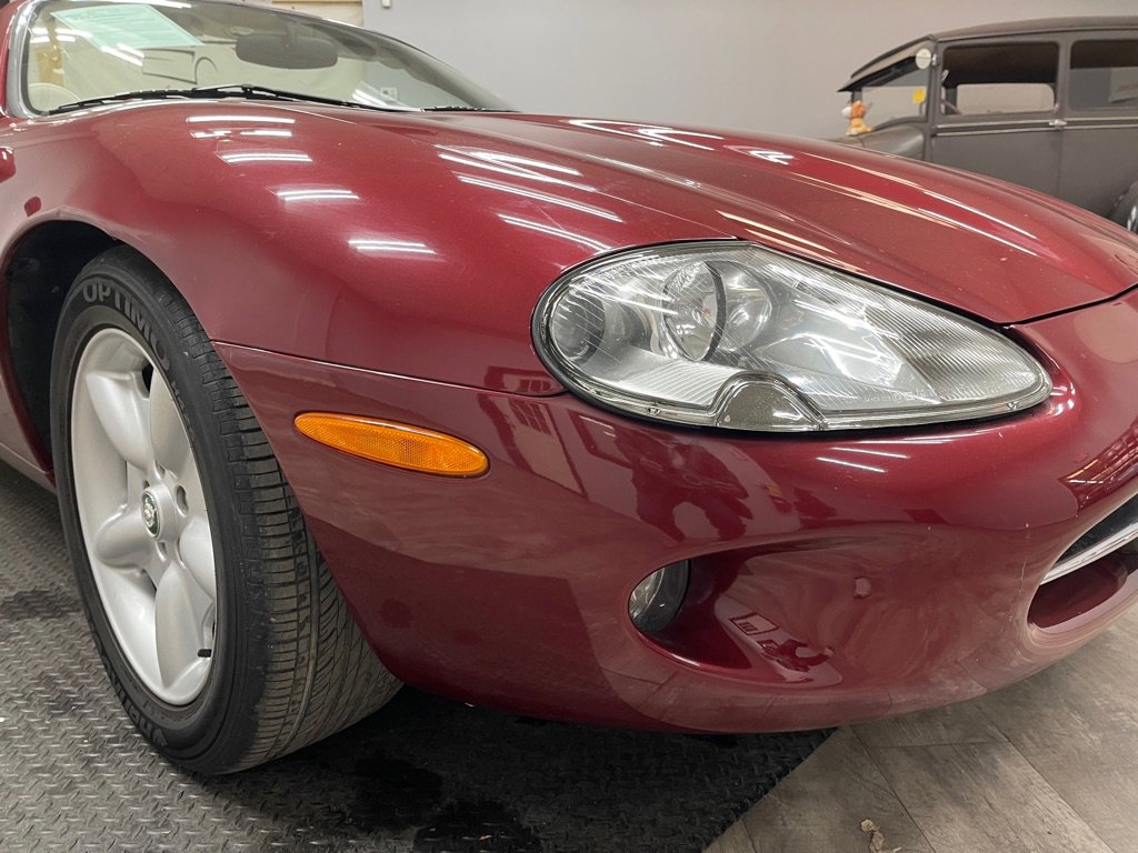 Used 1999 Jaguar XK8 image 20