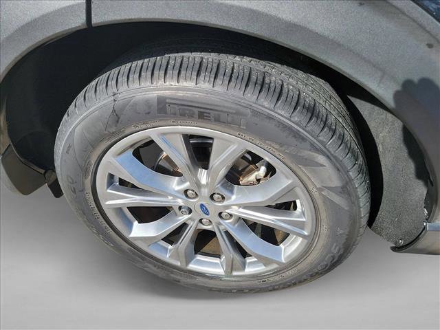 Used 2022 Ford Explorer XLT w/ Equipment Group 202A image 12