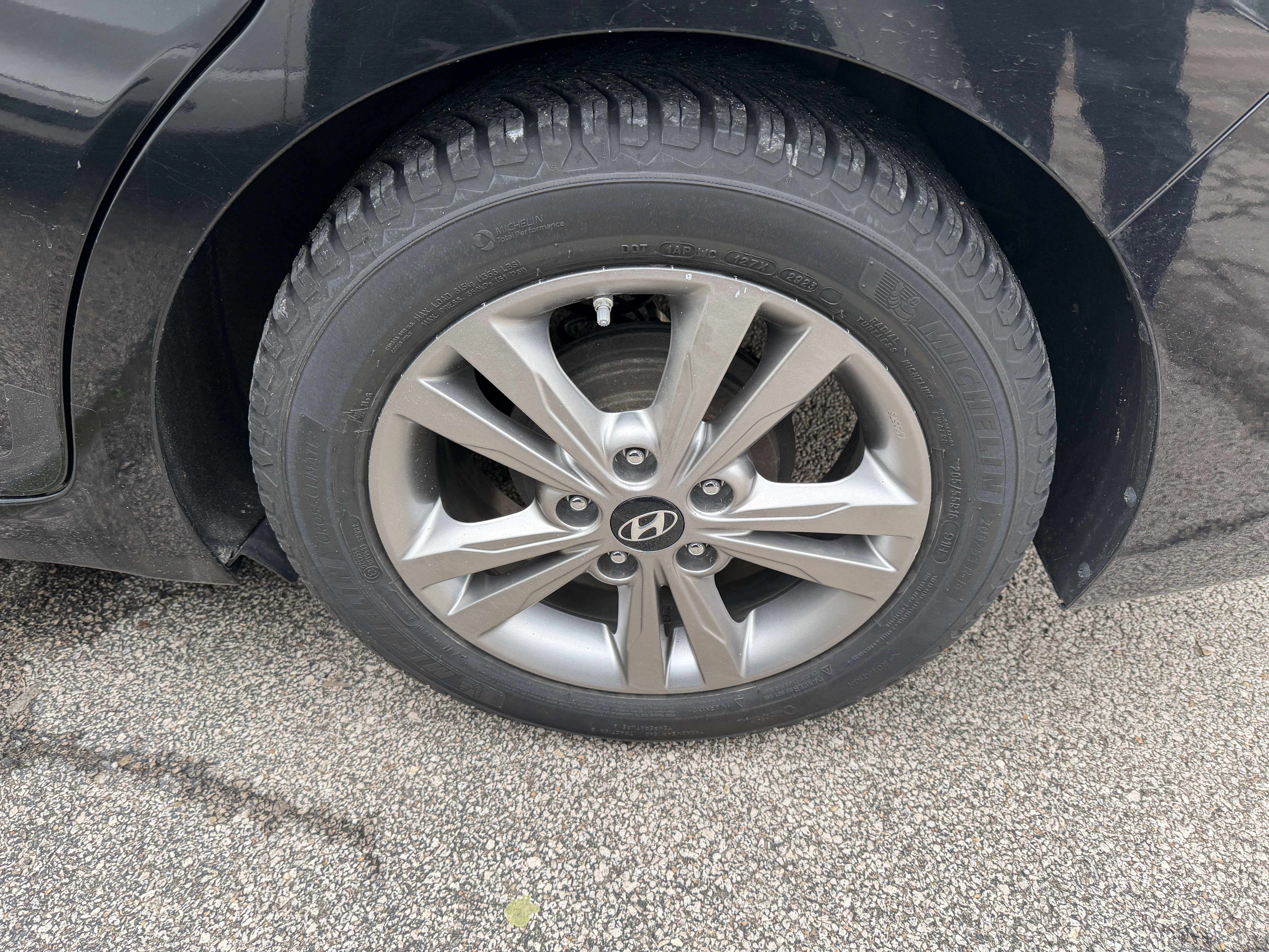 Used 2017 Hyundai Elantra Value Edition image 9