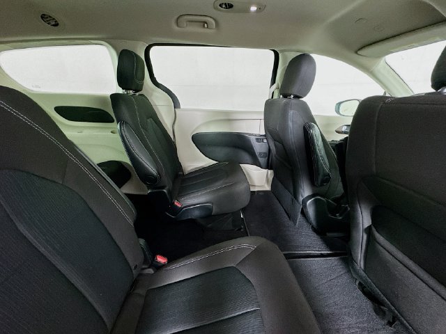 Used 2022 Chrysler Voyager LX FWD image 24