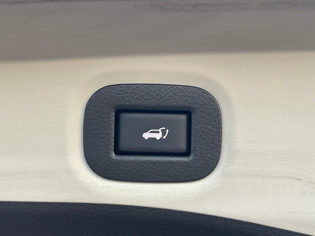 Used 2018 Nissan Rogue AWD image 26