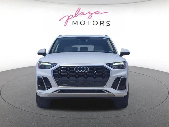 Certified 2023 Audi Q5 2.0T Premium w/ Convenience Package AWD/4WD image 2