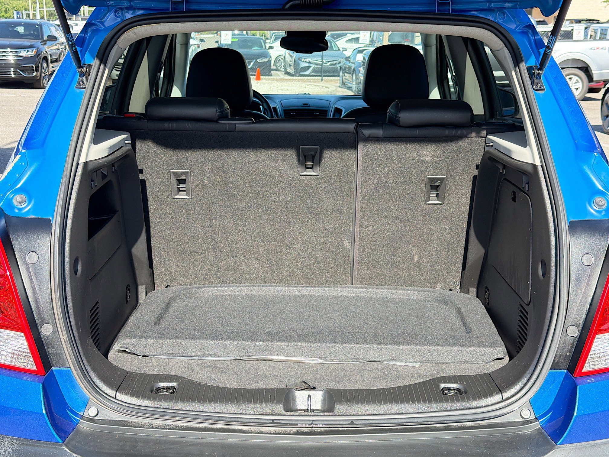 Used 2016 Chevrolet Trax LT w/ LT Sun and Sound Package FWD image 8