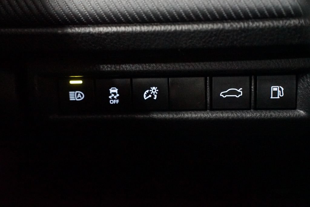 Used 2025 Toyota Camry SE FWD image 25