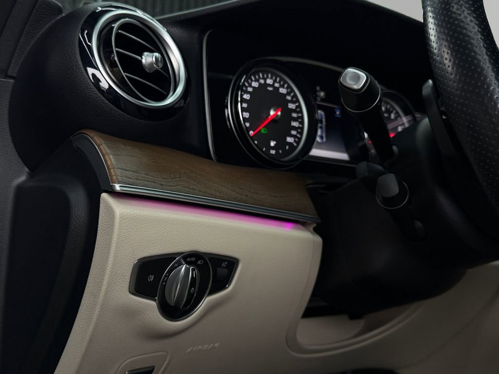 Used 2018 Mercedes-Benz E 300 image 20