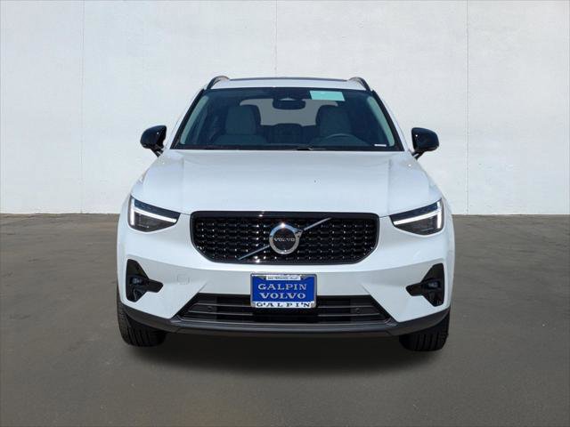 New 2026 Volvo XC40 B5 Plus w/ Protection Package Premier AWD/4WD image 4