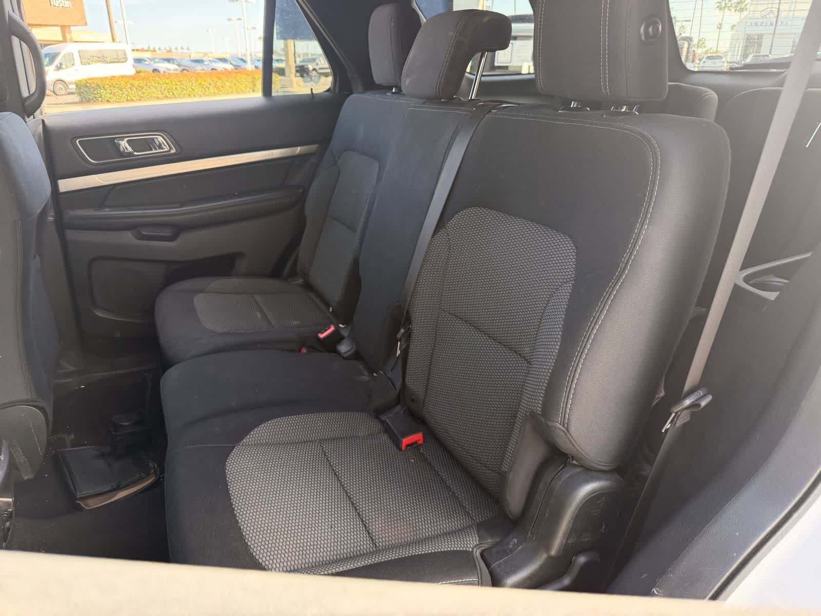 Used 2018 Ford Explorer XLT w/ Equipment Group 201A AWD/4WD image 8