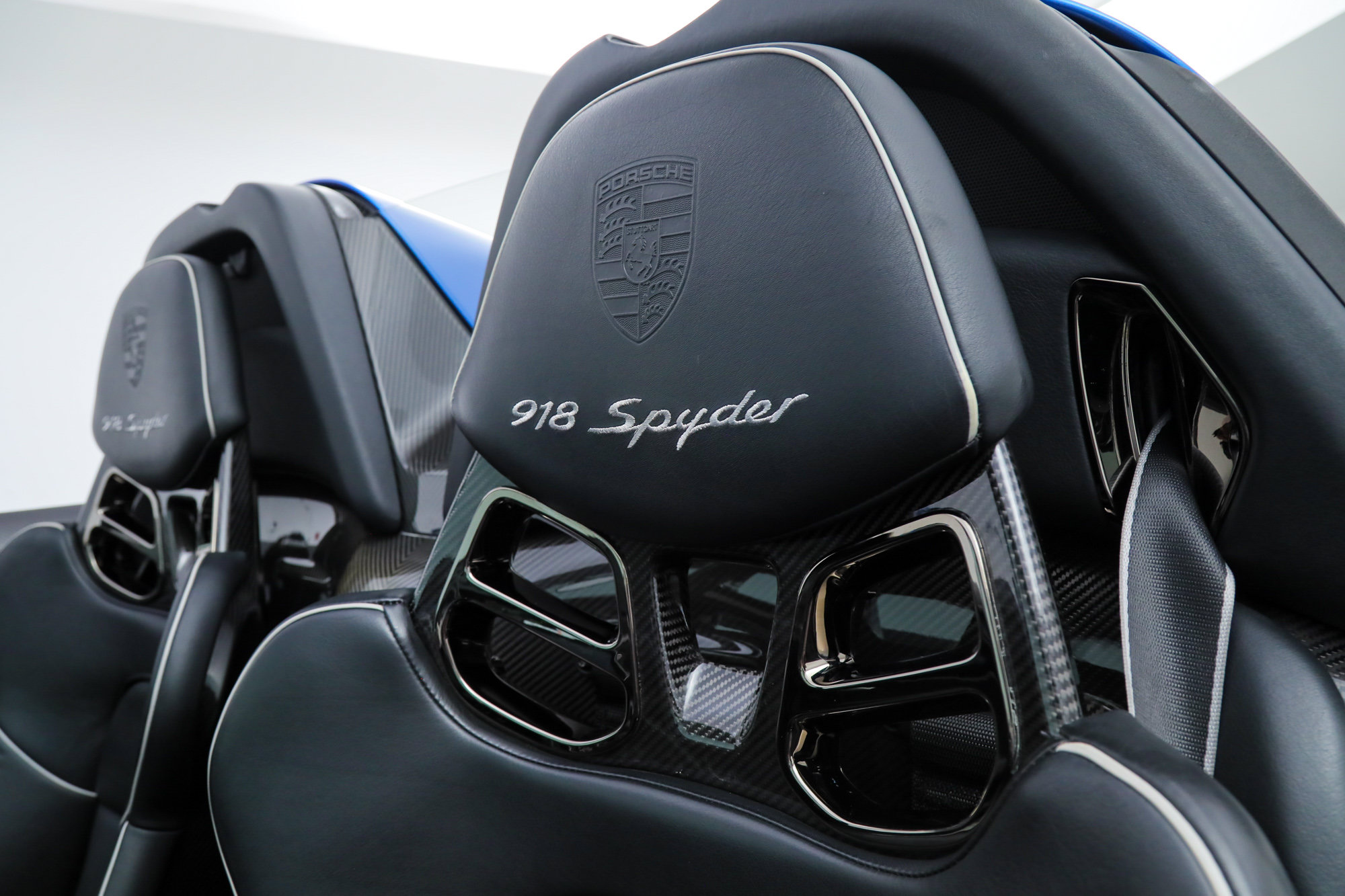 Used 2015 Porsche 918 Spyder AWD/4WD image 33