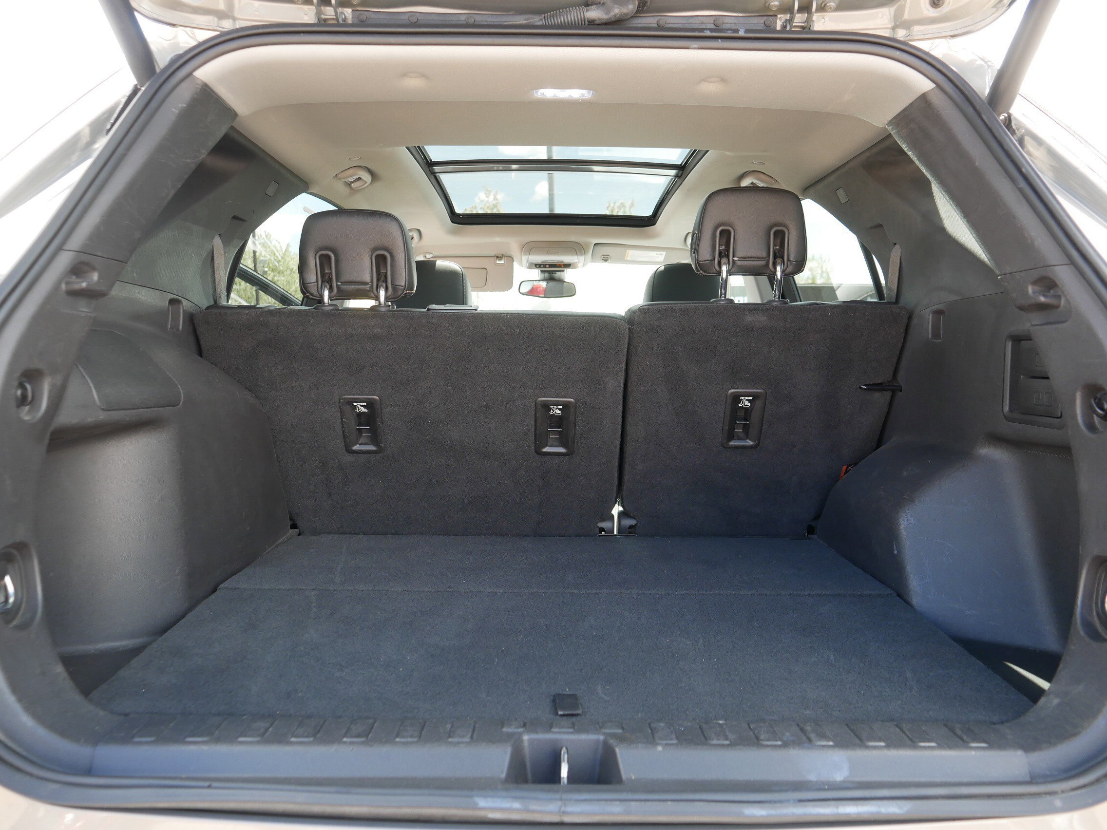 Used 2018 Chevrolet Equinox Premier AWD/4WD image 16