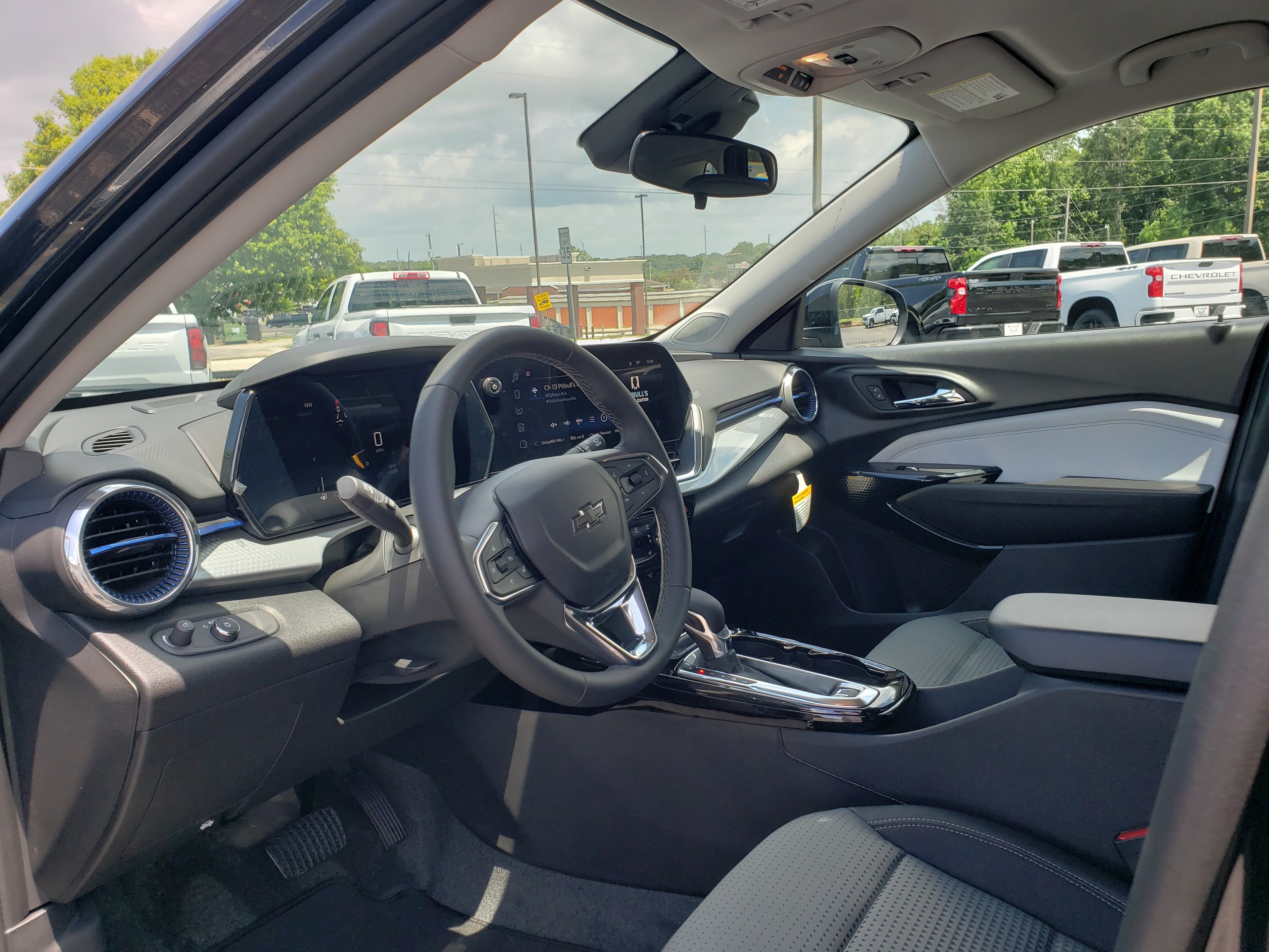 New 2026 Chevrolet Trax LT w/ Driver Confidence Package FWD image 29