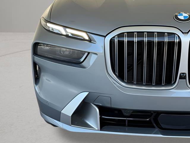 Used 2026 BMW X7 xDrive40i w/ Premium Package image 3