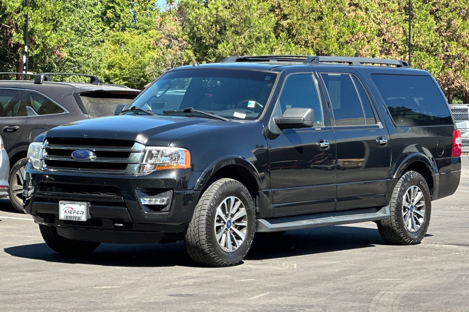 Used 2015 Ford Expedition EL XLT w/ Equipment Group 202A AWD/4WD image 8