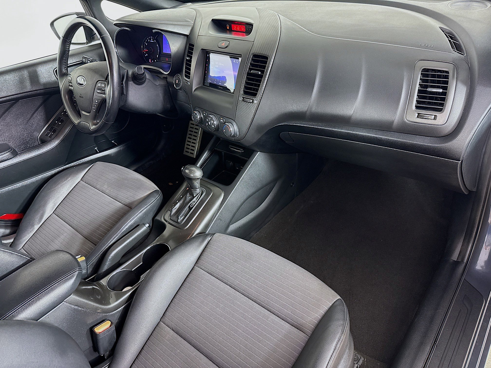 Used 2016 Kia Forte SX image 34