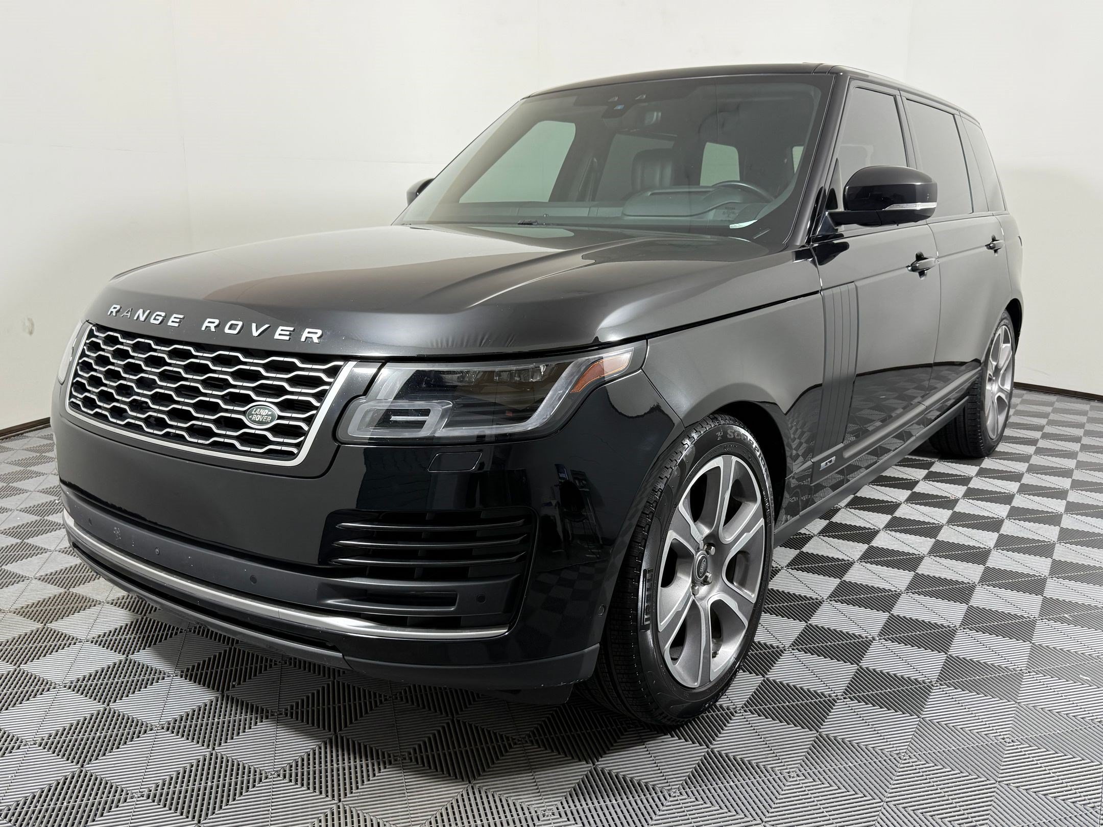 Used 2019 Land Rover Range Rover Long Wheelbase Supercharged AWD/4WD image 1