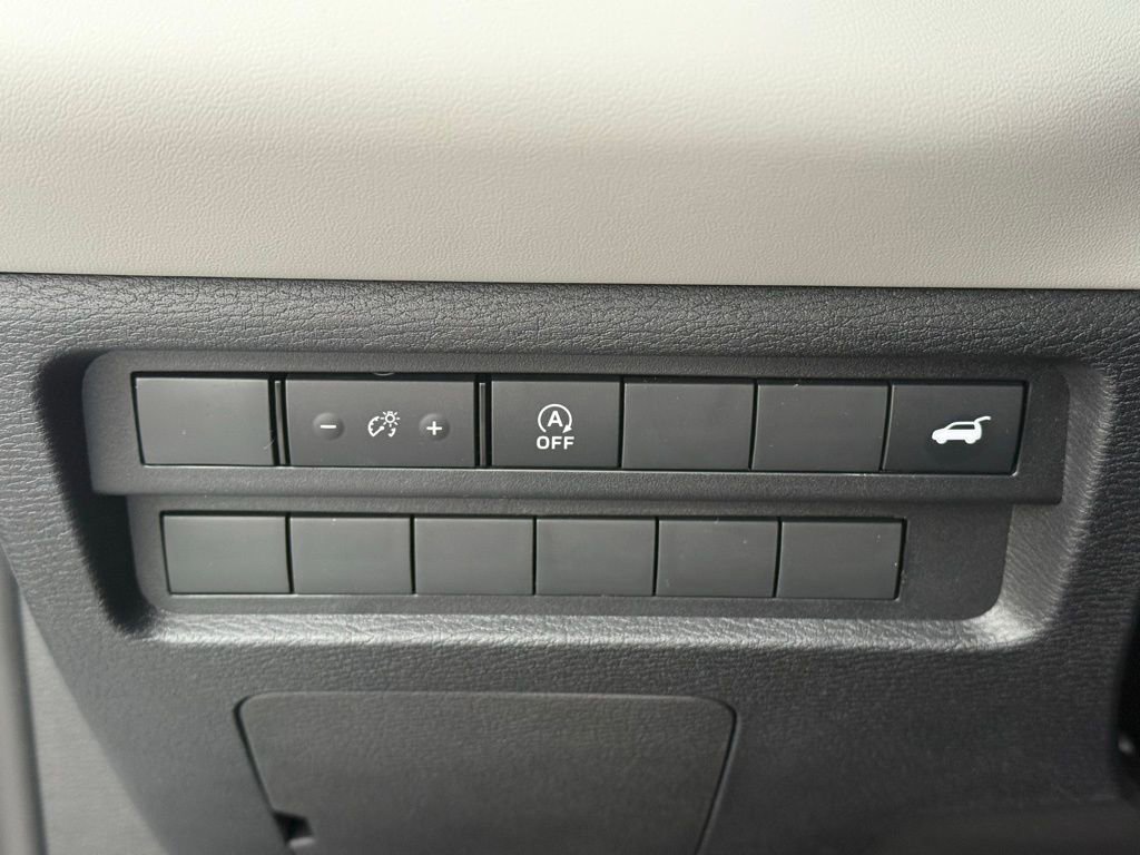 New 2026 Mitsubishi Outlander SE image 9