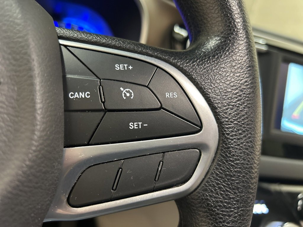 Used 2021 Chrysler Voyager Lxi image 22