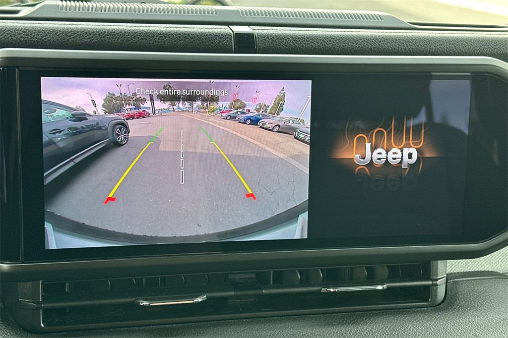 Used 2024 Jeep Wrangler Unlimited image 23