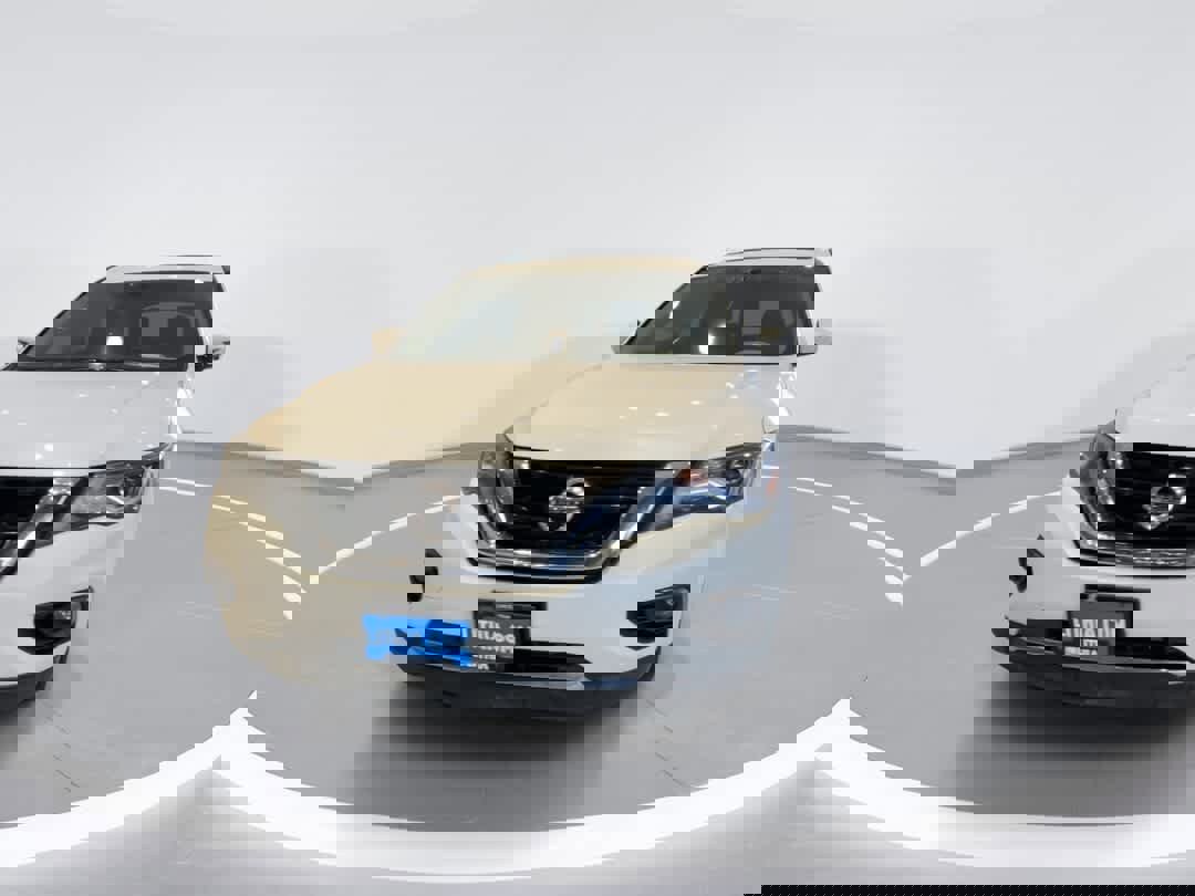 Used 2019 Nissan Pathfinder SL w/ SL Premium Package image 3