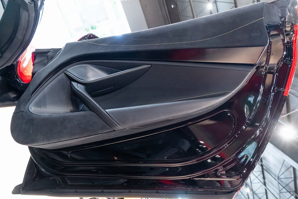 Used 2022 McLaren 720S Spider RWD image 29