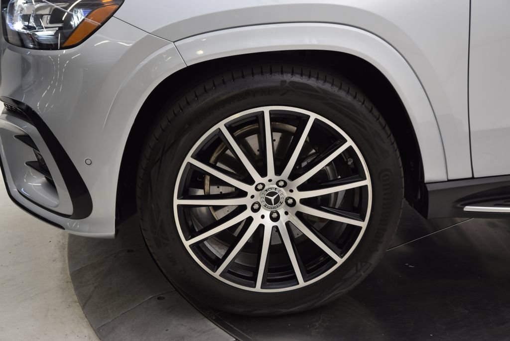 Used 2026 Mercedes-Benz GLS 450 4MATIC w/ AMG Line Exterior image 12