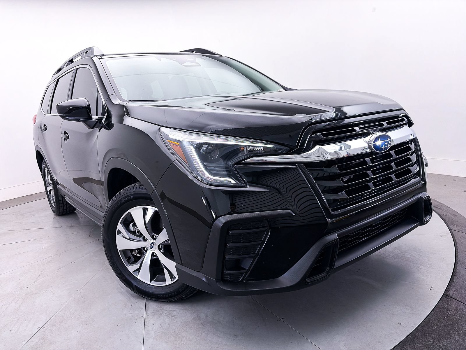 Used 2025 Subaru Ascent Premium AWD/4WD image 3