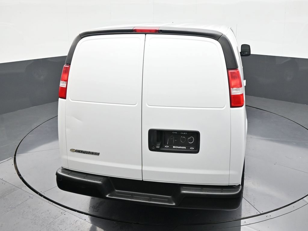 Used 2023 Chevrolet Express 2500 image 15