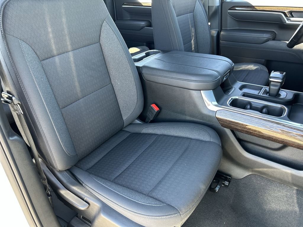 Used 2025 GMC Sierra 1500 Elevation image 27