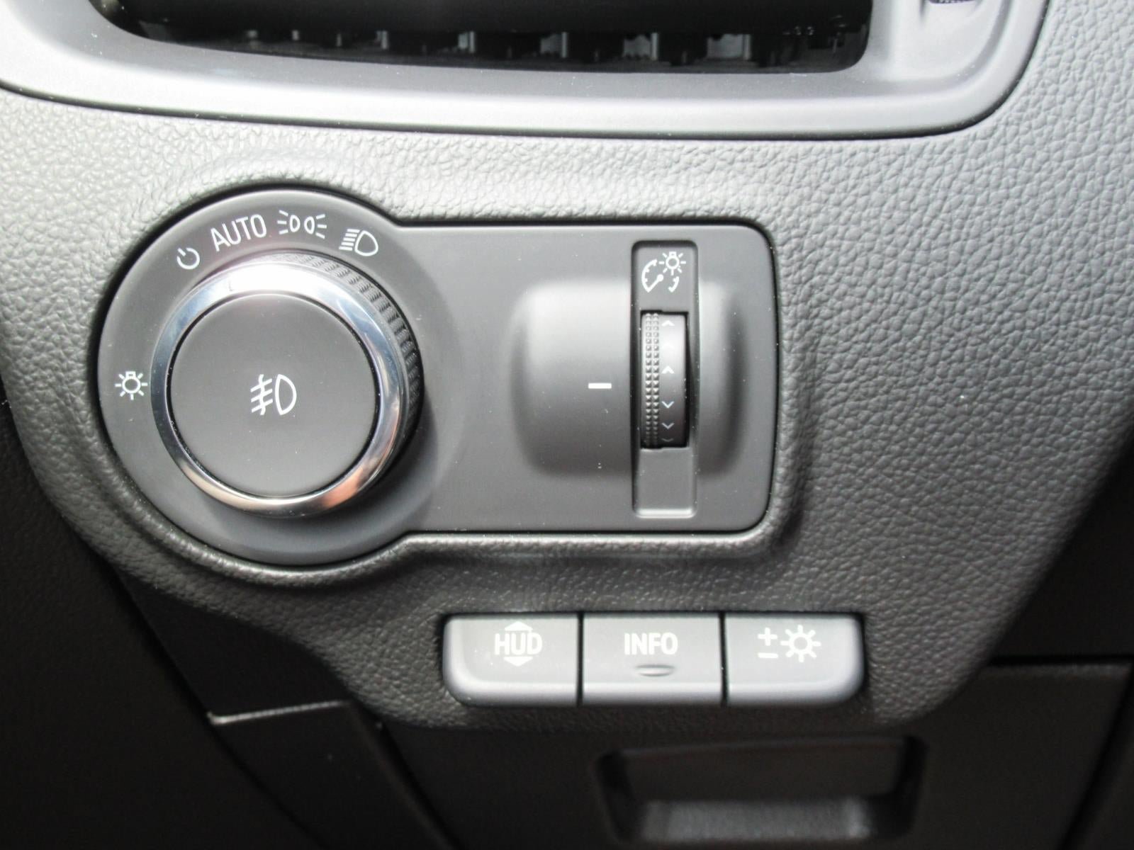 Used 2020 Buick Envision Premium w/ Driver Confidence Package AWD/4WD image 21