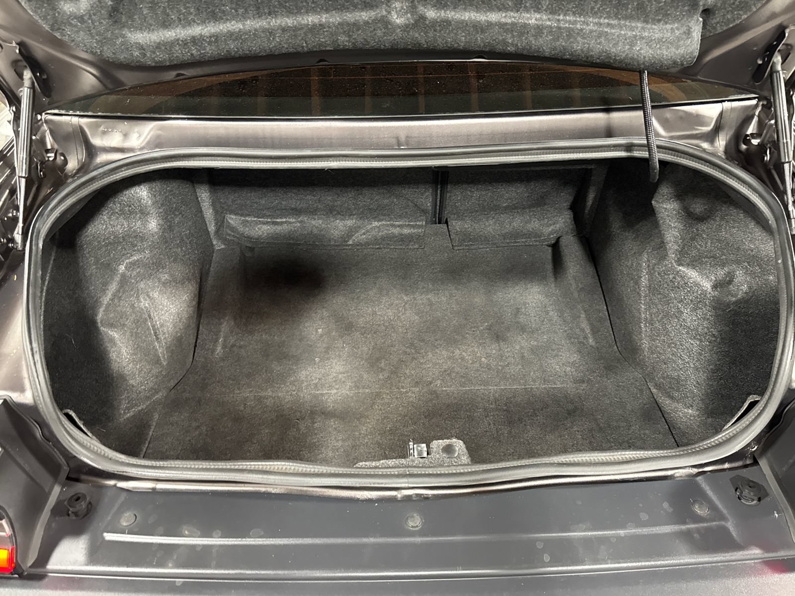 Used 2015 Dodge Challenger SRT Hellcat RWD image 26