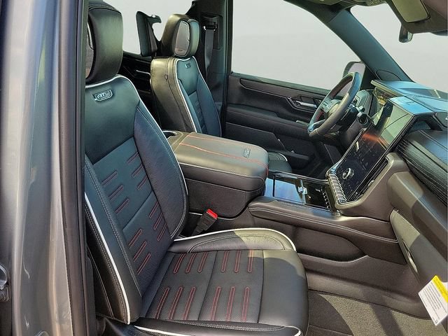 Used 2025 GMC Yukon AT4 Ultimate AWD/4WD image 17