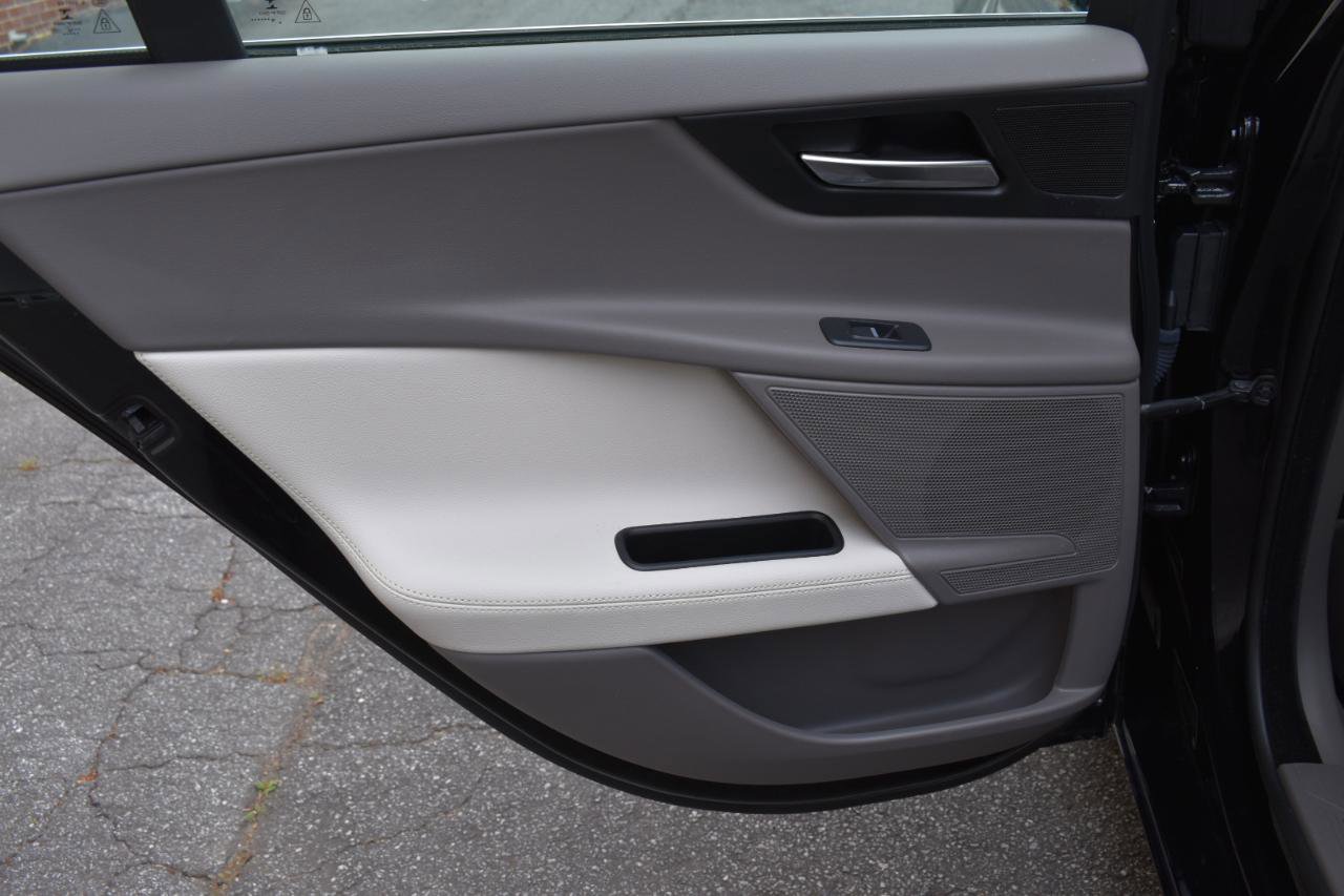 Used 2019 Jaguar XE Prestige RWD image 21